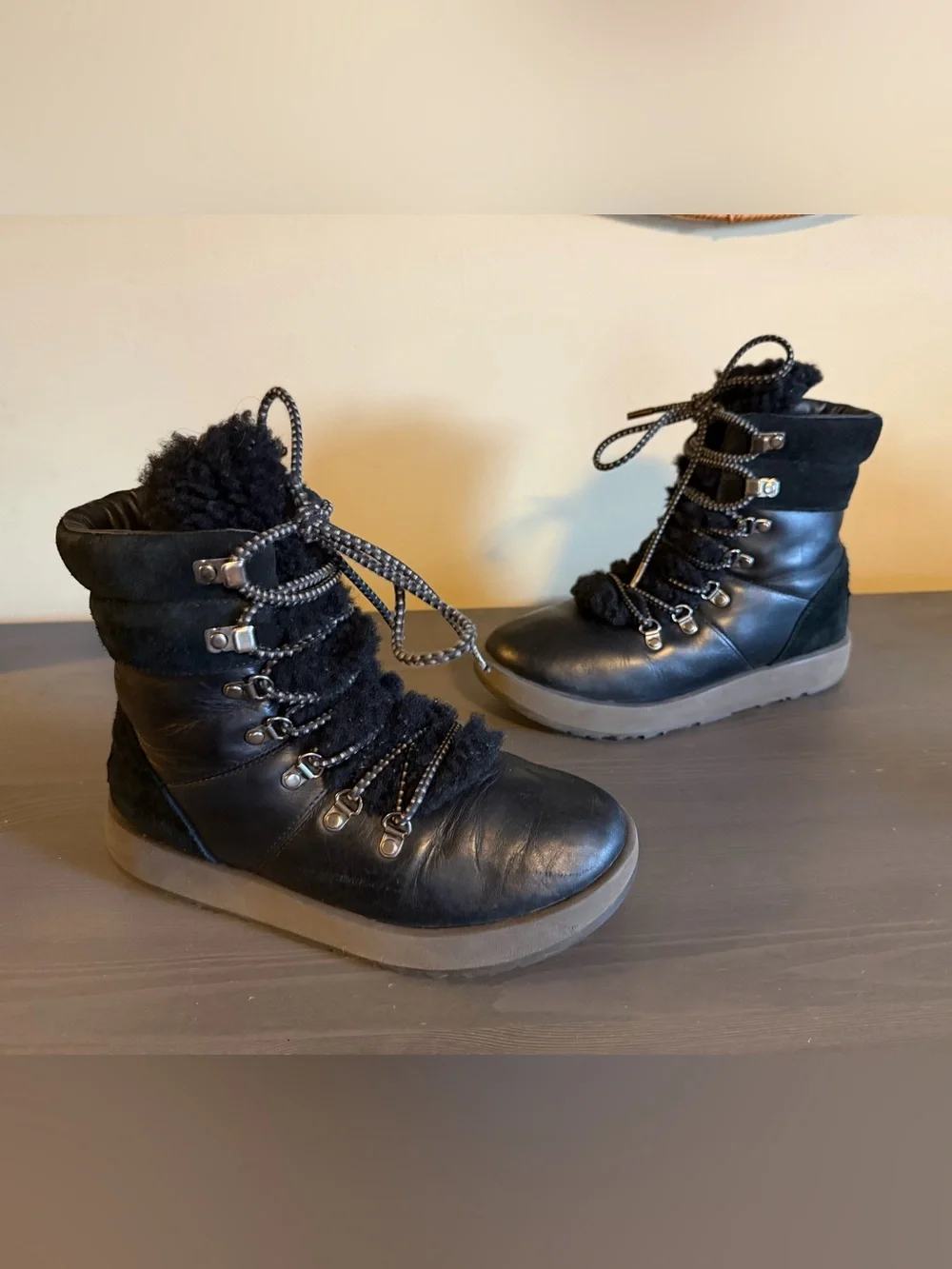 UGG Viki Black Lace-Up Winter Waterproof Winter Boots